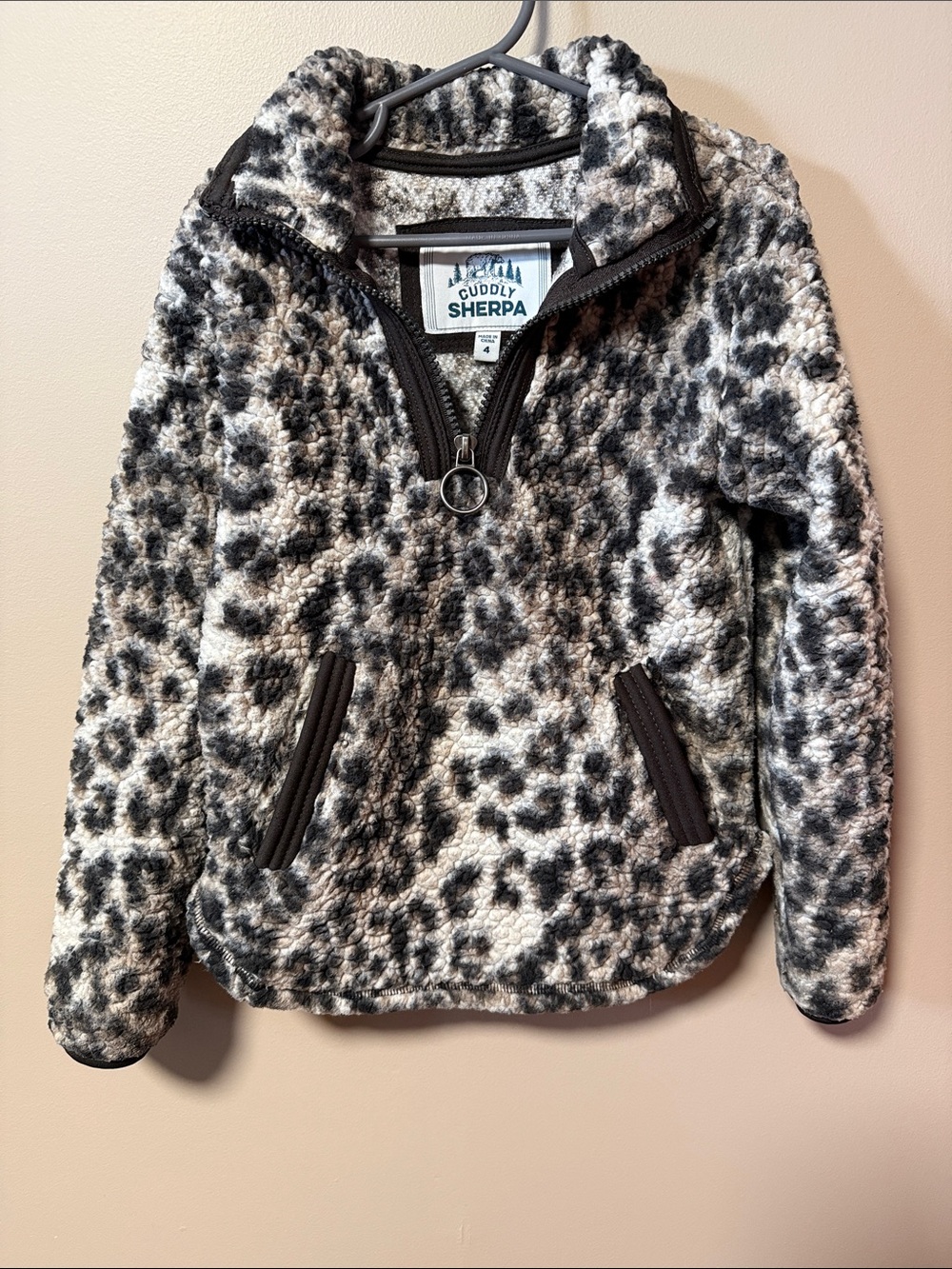 Cuddly Sherpa Girls' Black & White Leopard Half-Zip Pullover